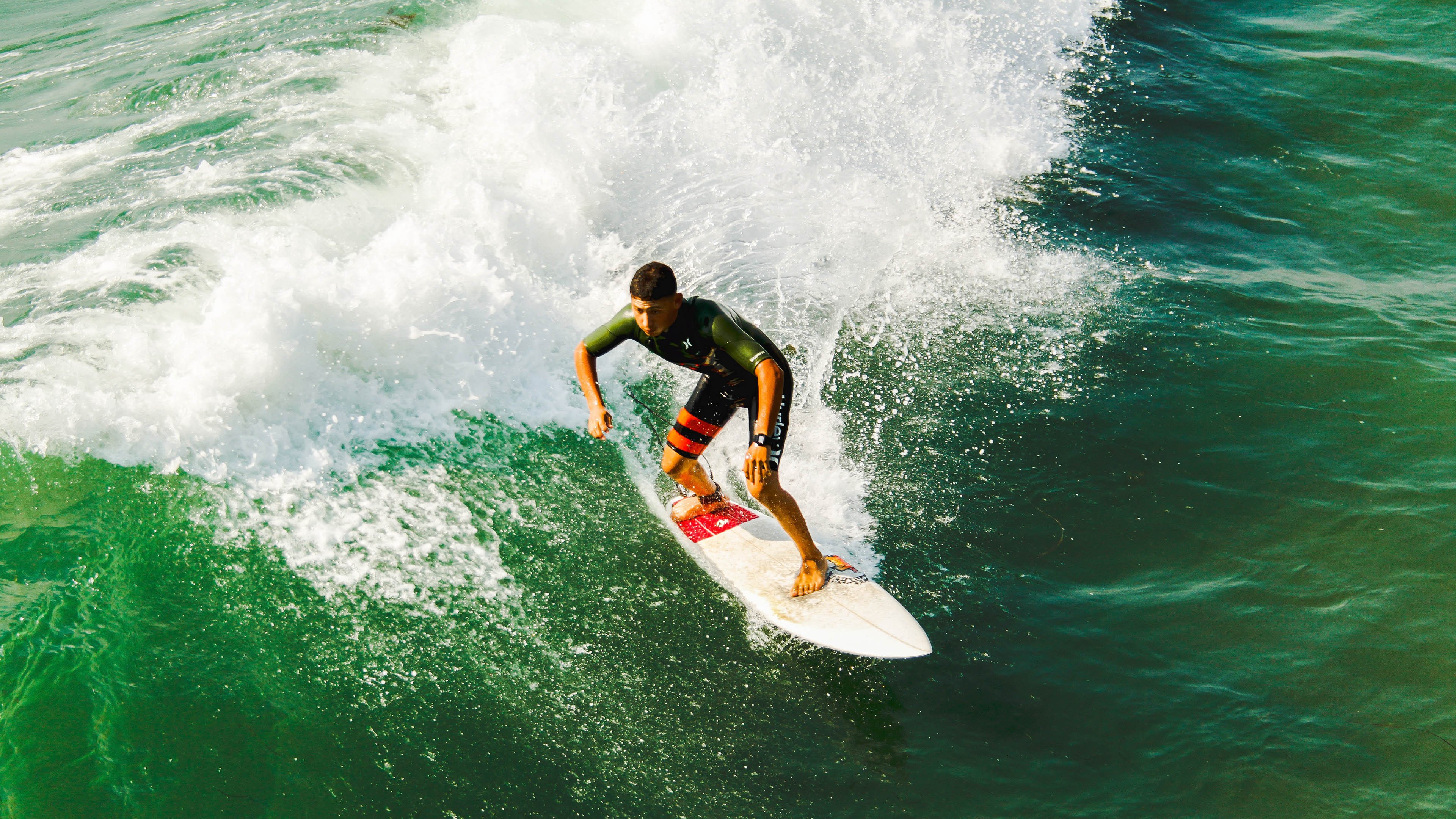 绝境之王！底特律小卒炸碎首钢长城，29+11奇迹夜改写两种命运