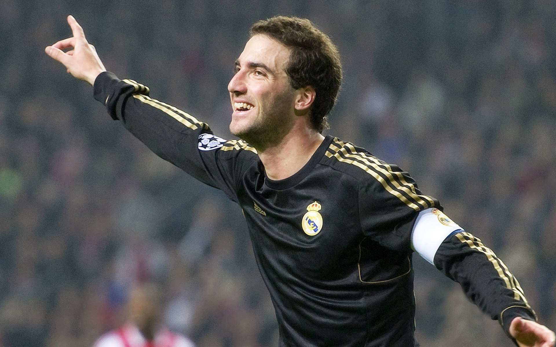 教科书级演出！当克瓦拉茨赫利亚无情肢解西班牙防线，谁还记得丹麦球星？