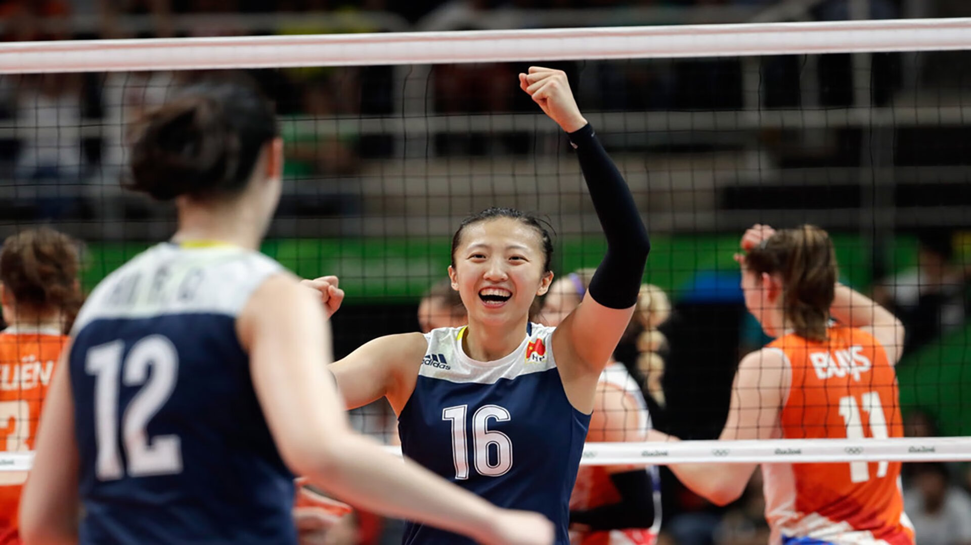 硬刚东欧铁骑!韩国队2-0横扫斯洛伐克,巴雷拉黑暗骑士附体统治中场,这才是世界杯该有的血性!